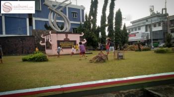 Tidak Memiliki Lapangan,  Taman Piagam Dijadikan Anak-Anak Bermain Bola 